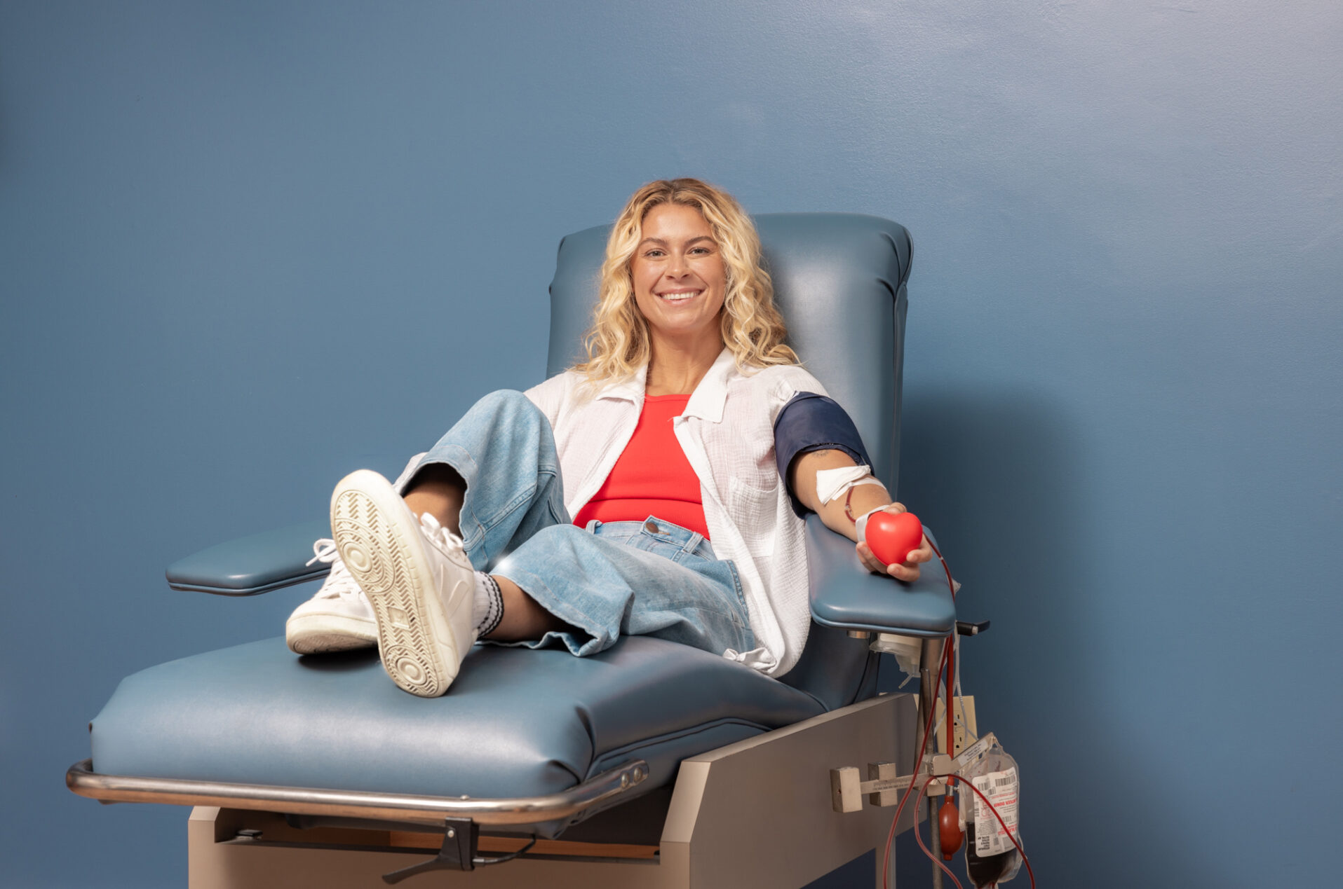 RHODE ISLAND BLOOD CENTER AND 3X OLYMPIAN AND RI NATIVE ELIZABETH ...